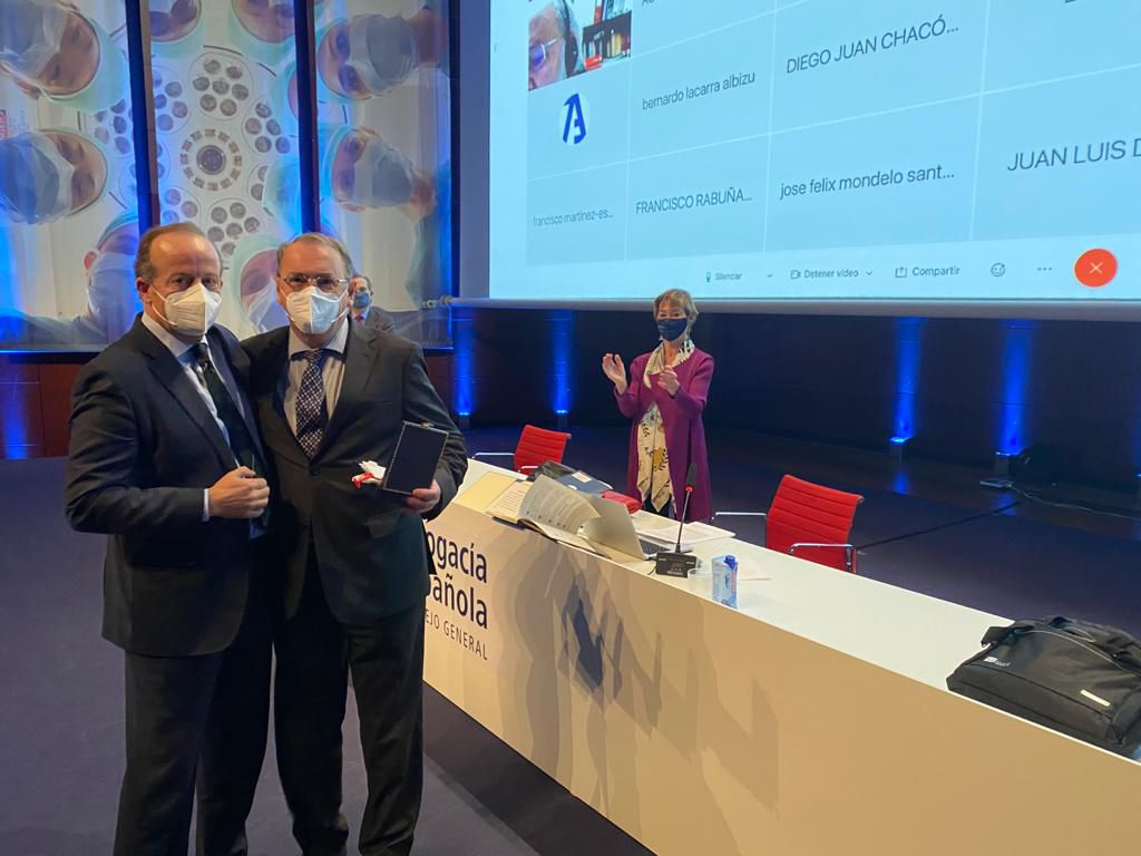 Camacho, junto a Federico Fernández, en el acto que ha tenido lugar en Madrid. FOTO: Colegio de Abogados de Jerez