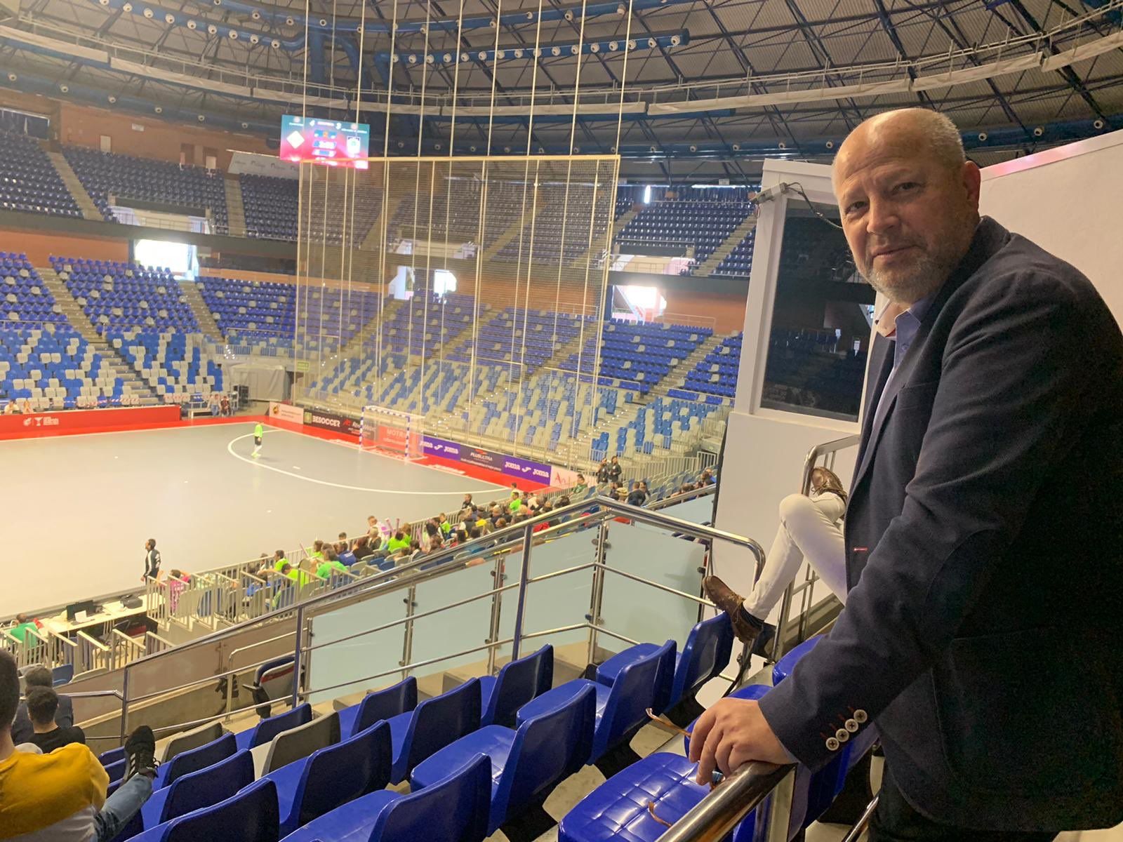 El consejero de Educación, Javier Imbroda, en una imagen de archivo previa a la pandemia. FOTO: Junta