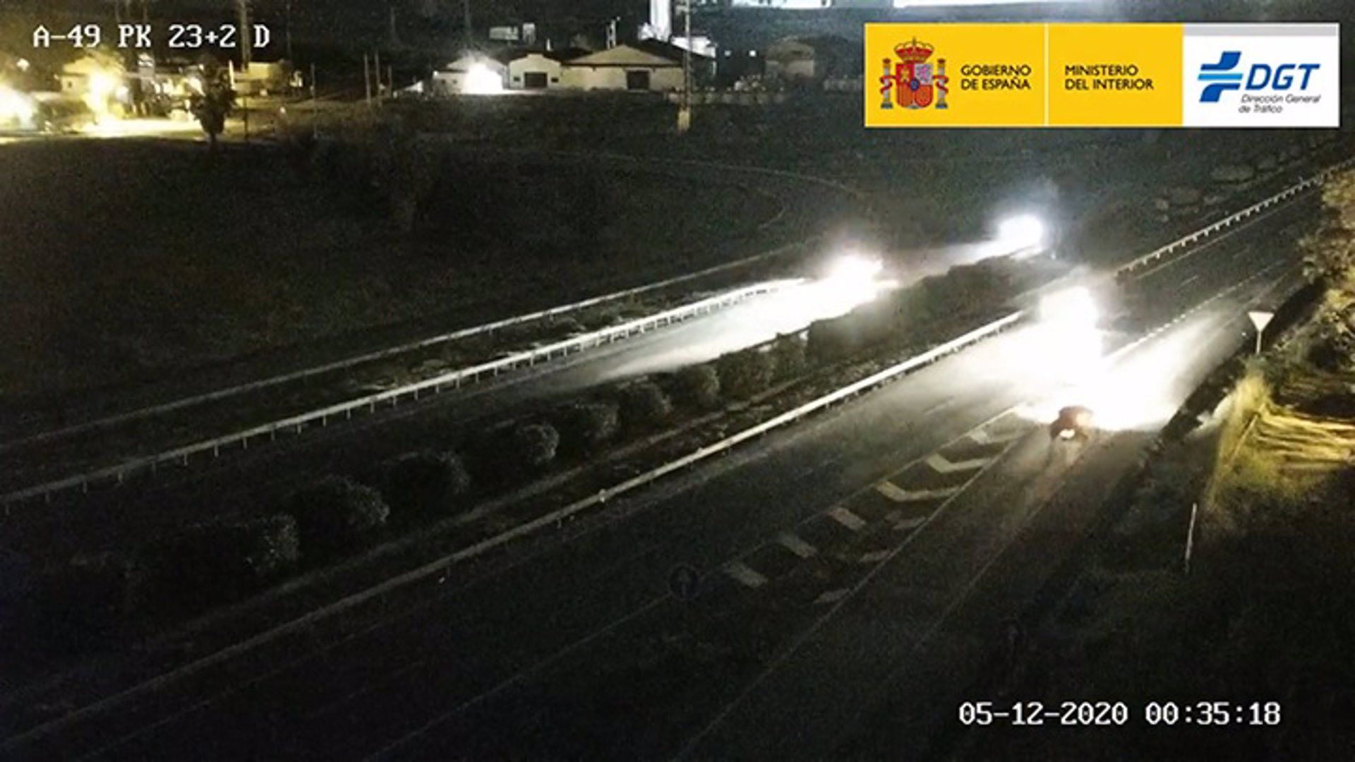 Imagen de uno de los conductores circulando en sentido contrario por la A-49.