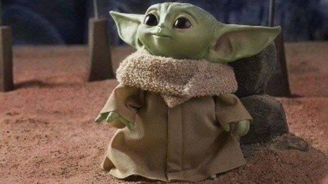 Baby Yoda, en una escena de 'The Mandalorian'.