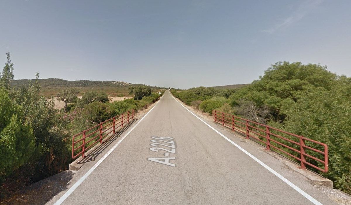 Carretera  A-2226 entre Benalup-Casas Viejas y la A-381 en Google Maps.