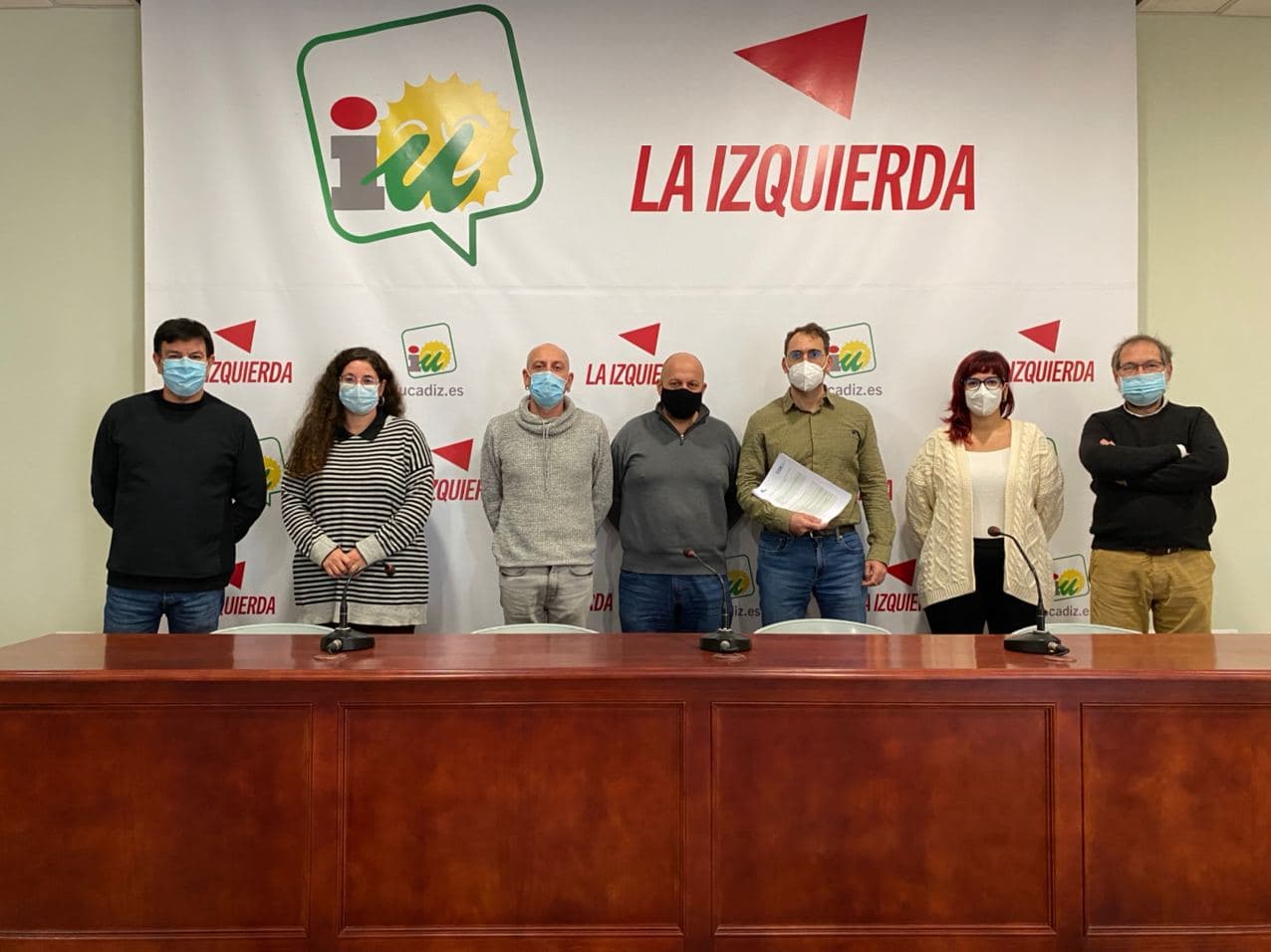 Foto de representantes de IU a nivel local y de la dirección andaluza de la coalición y del PC. Foto de representantes de IU a nivel local y de la dirección andaluza de la coalición y del PC.