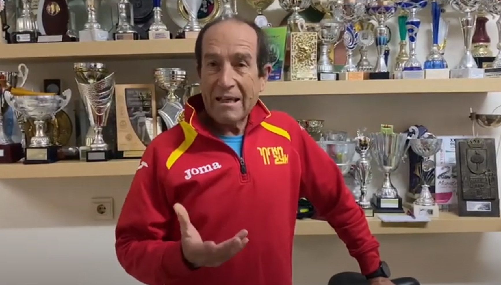 El doctor Torres, en un vídeo reciente de Semdor en el que anima a hacer deporte.