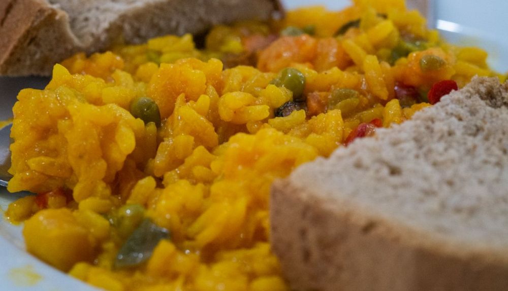La paella, servida de entrante como 'obsequio' con la bebida. FOTO: MANU GARCÍA