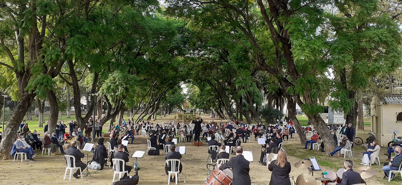 Un concierto de la Banda Municipal de Música, en los jardines de la Rosaleda.