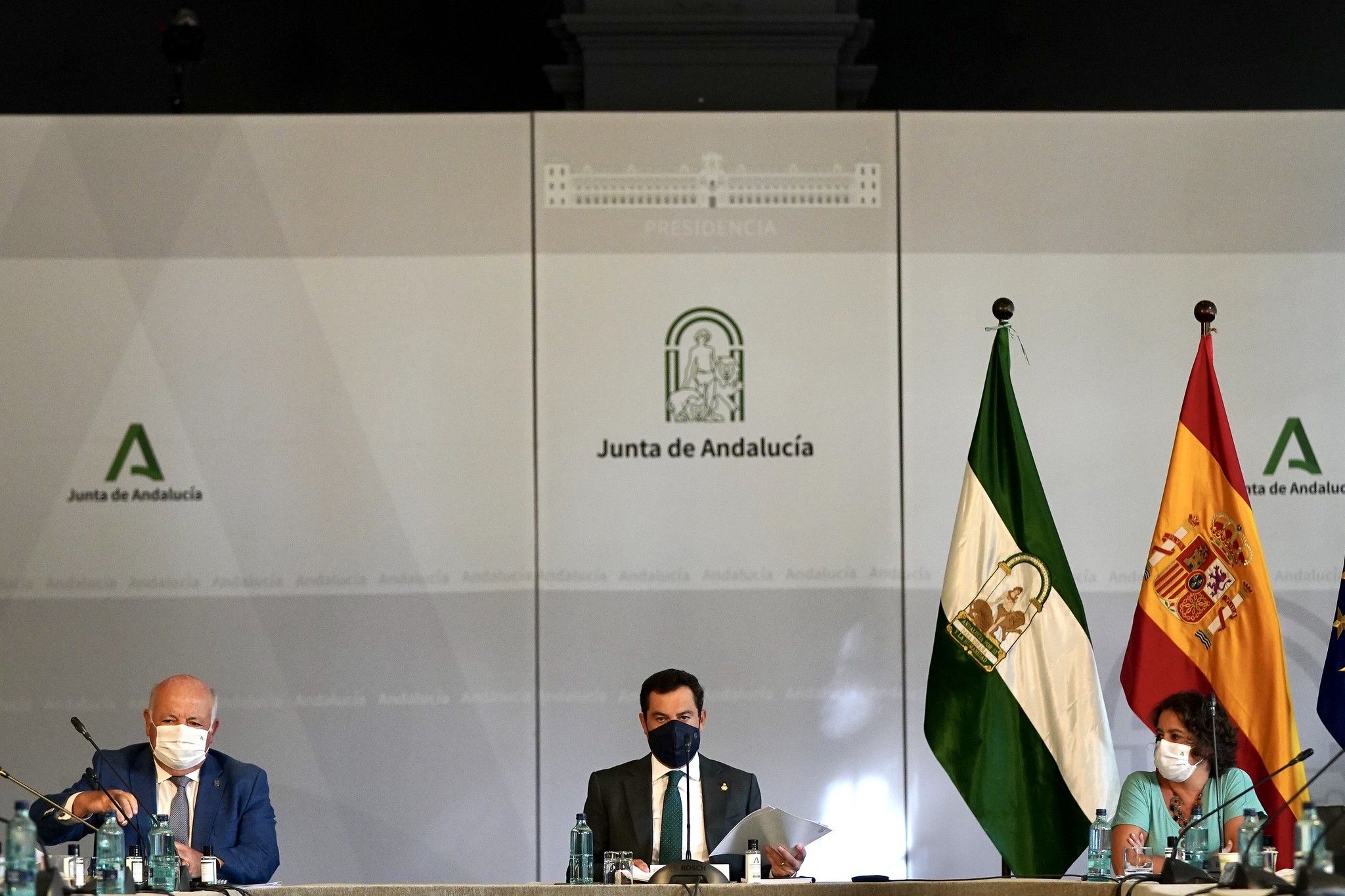 Una reunión del comité de expertos de la Junta.