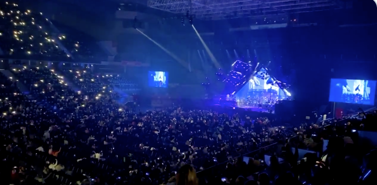 Un momento del concierto de Raphael en el Wizink Center de Madrid.