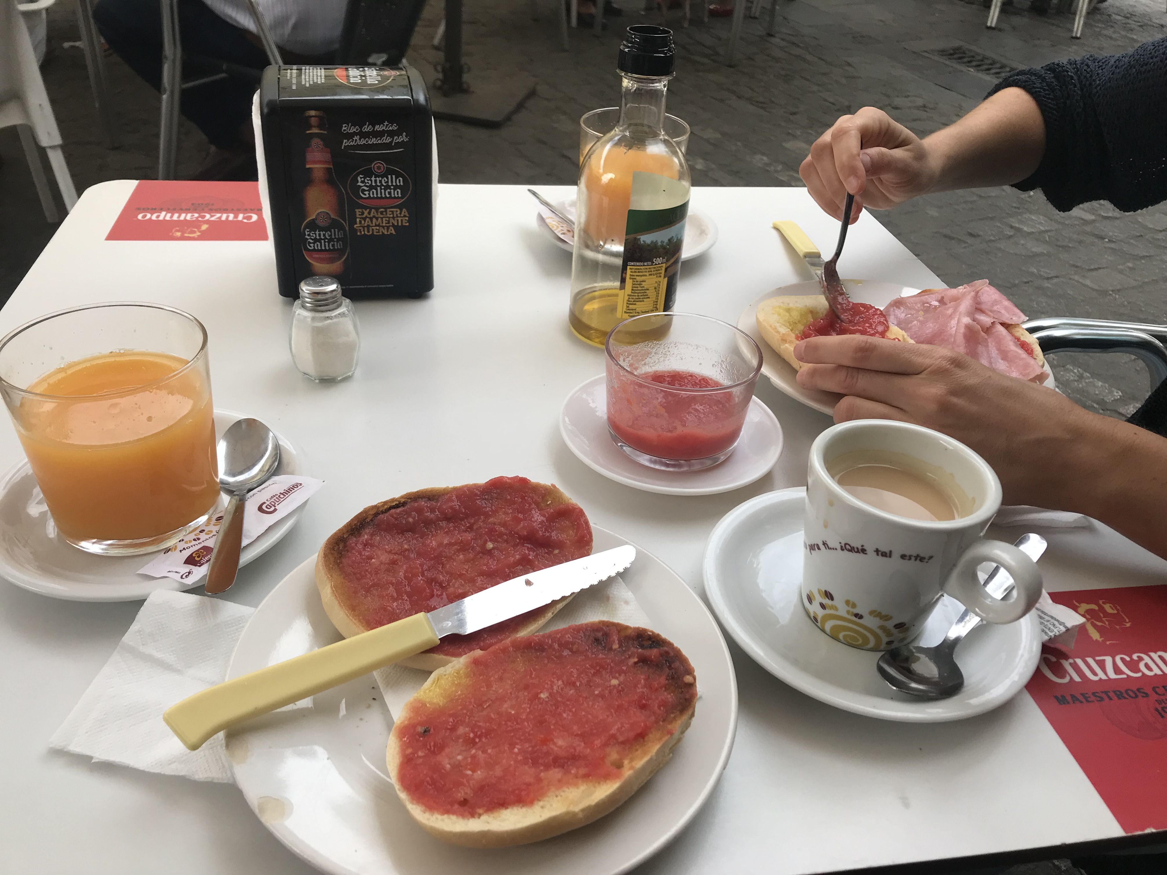 Desayuno típico jerezano.