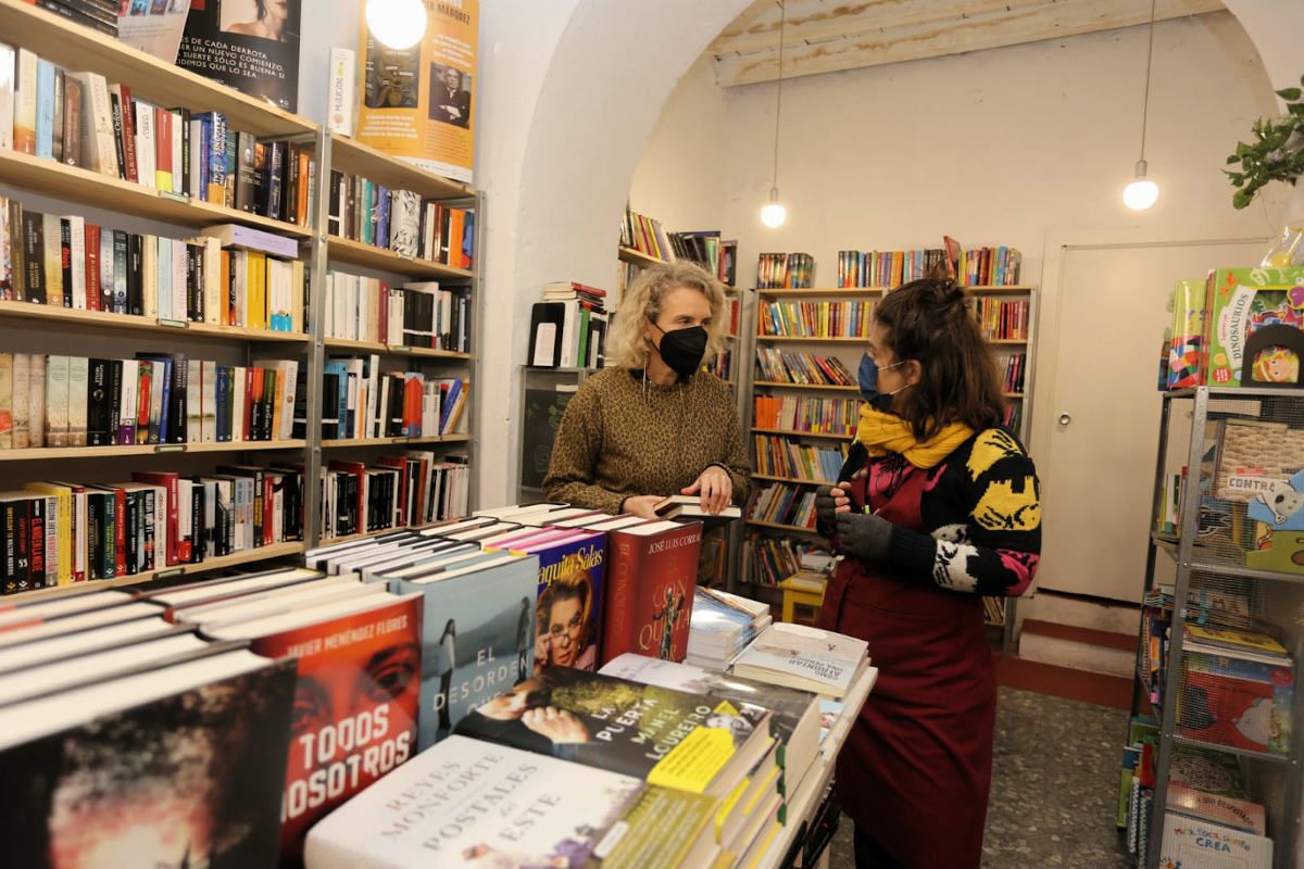 Visita a la librería Zorba, una de las librerías locales de El Puerto donde comprar para ganar un lote de cuatro libros.