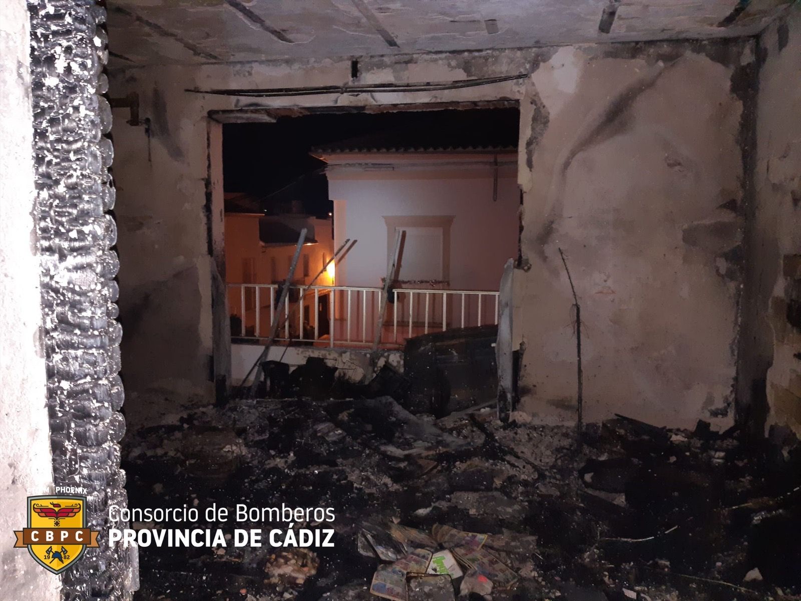 Estado de parte de la casa de Olvera tras el virulento incendio.