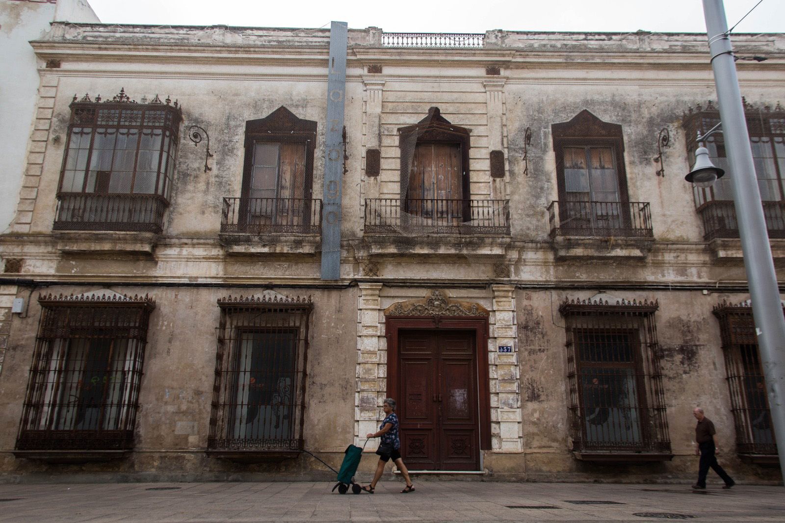 Fachada de la Casa Lazaga, en la calle Real de San Fernando.