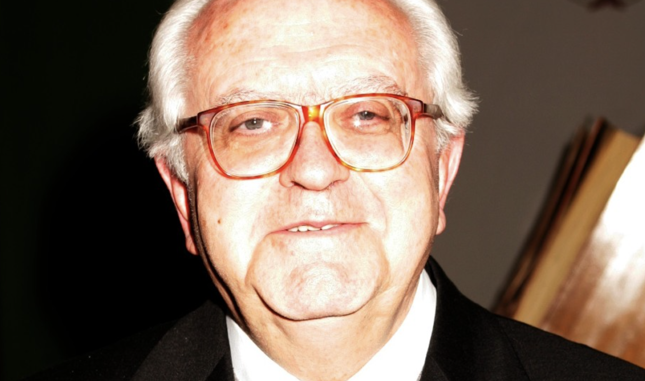 Gregorio Salvador, en un retrato publicado por la RAE.