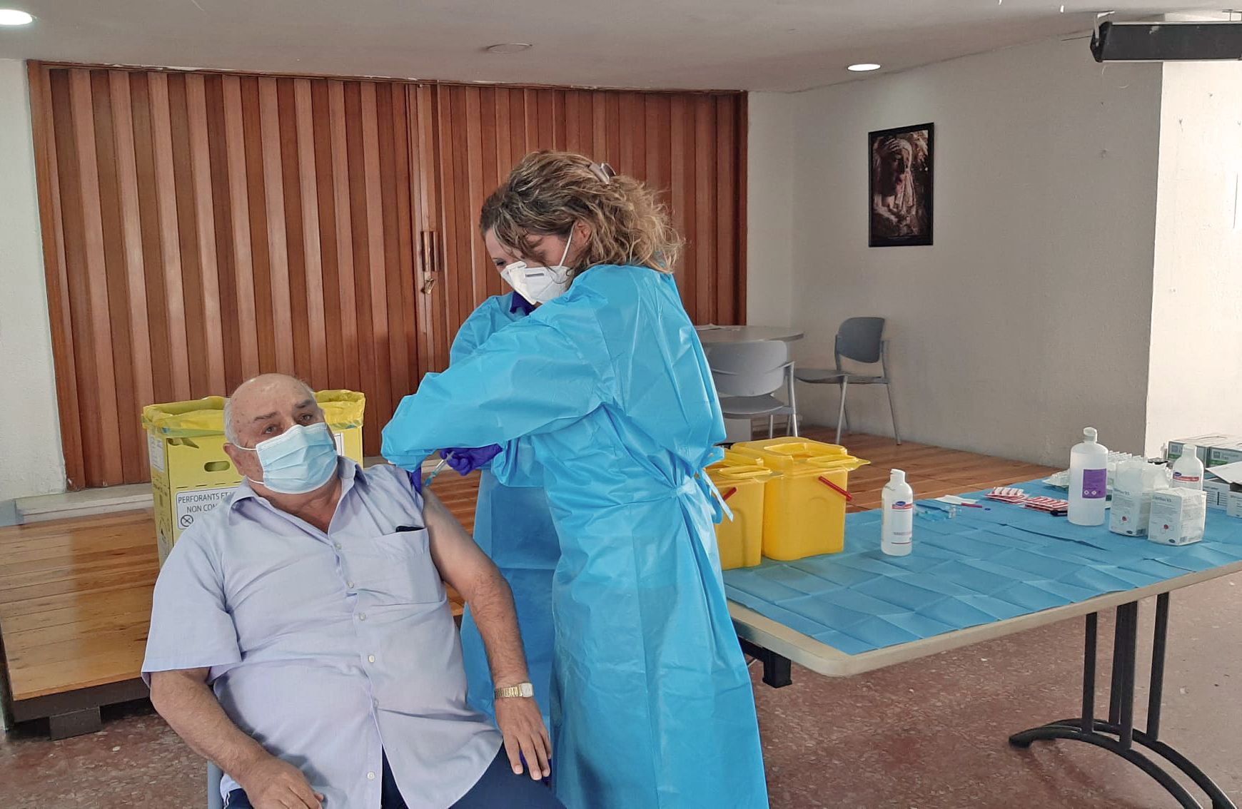 7.291. Vacunación contra la covid en la residencia de La Granja en Jerez.