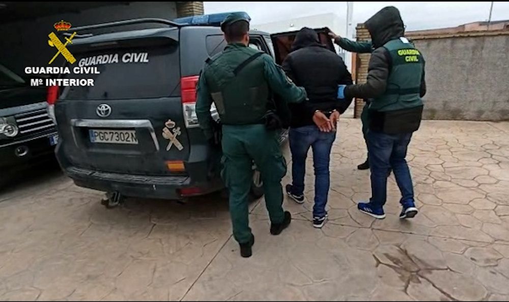 Casi veinte personas detenidas por tráfico internacional de hachís en Sanlúcar.