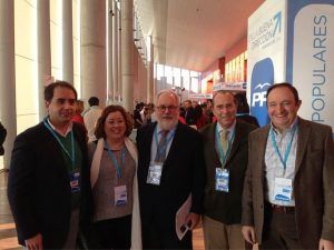 BfZGX7qCQAE2cPS-300x225