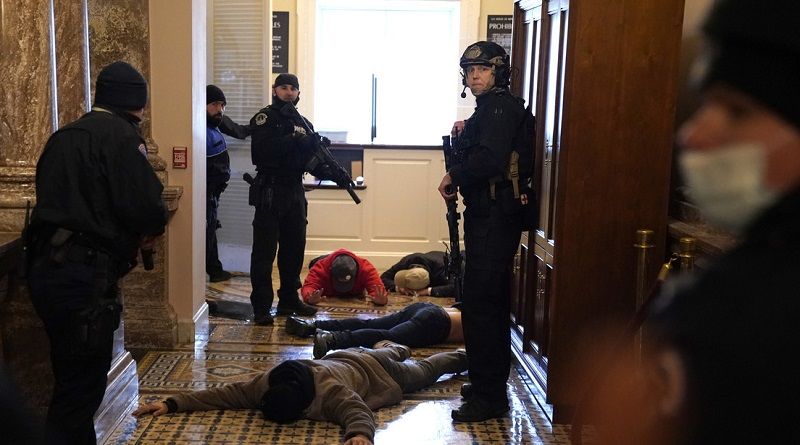Intervención policial tras el asalto al Capitolio. Autor: vtv.gob.ve