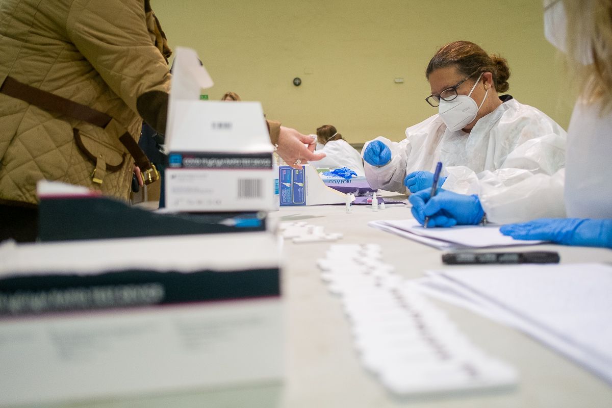 Una fotografía de pruebas de antígenos para detectar positivos de coronavirus. Andalucía es la segunda comunidad autónoma menos afectada de España por la sexta ola.