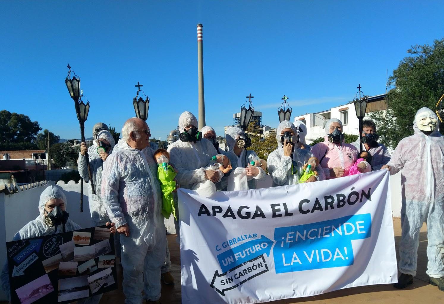 Protestas contra una nueva planta de tratamiento de residuos petrolíferos y agua de lastre contaminada junto a viviendas en el Campo de Gibraltar.