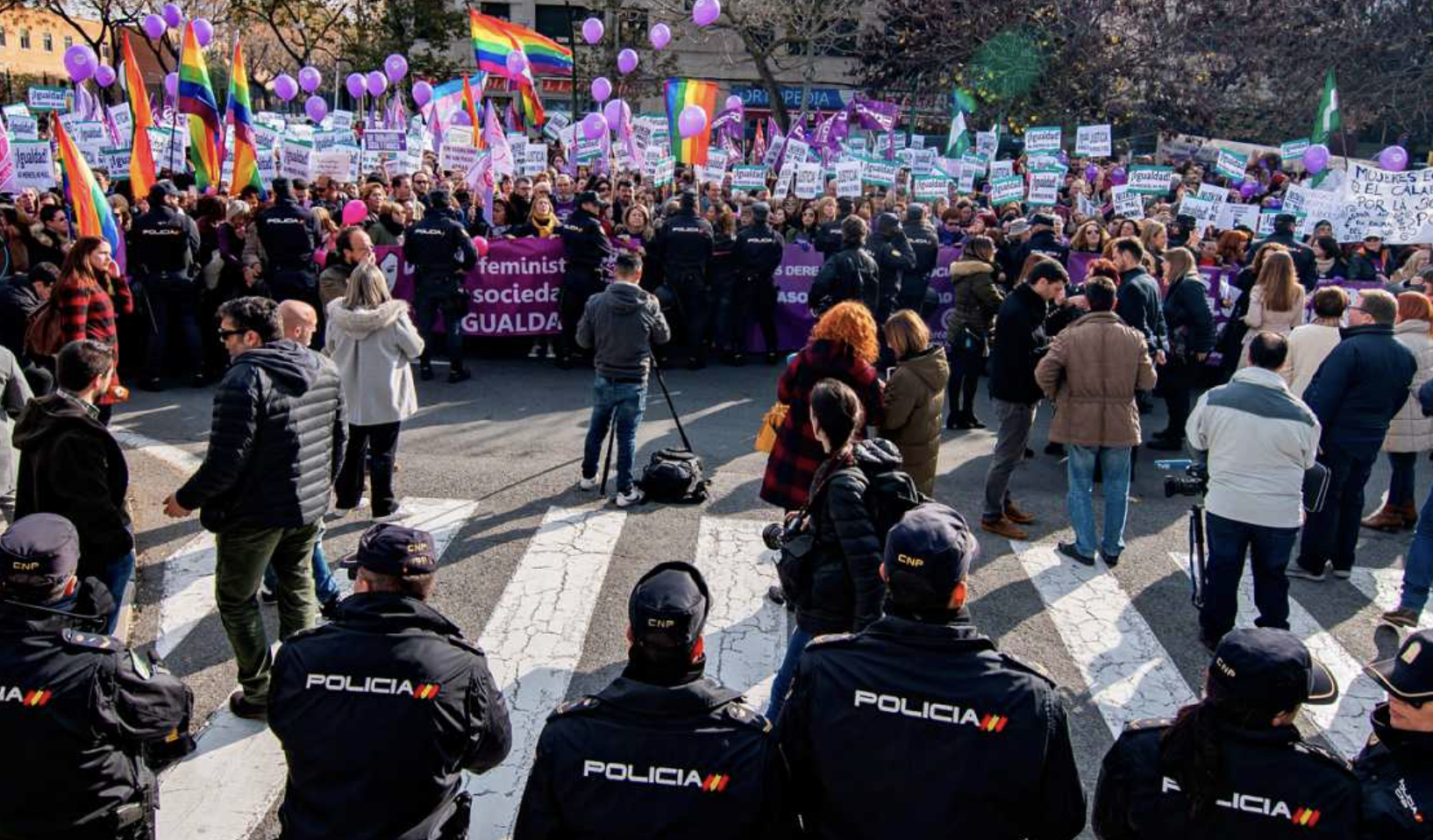 La movilización de enero de 2019 ante el Parlamento andaluz, comparada por Moreno con el asalto al Capitolio, en una imagen de RTVE.