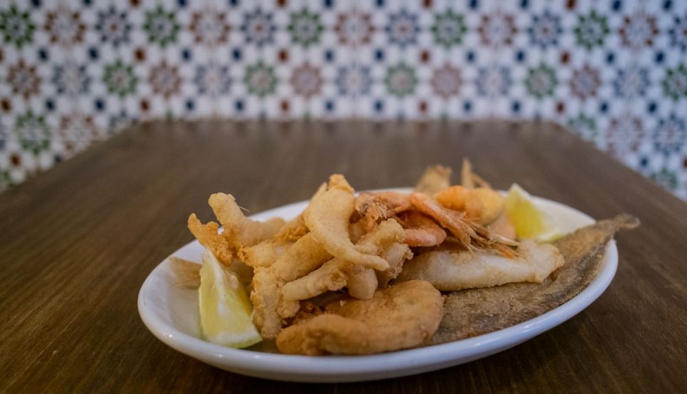 Surtido de pescado frito.