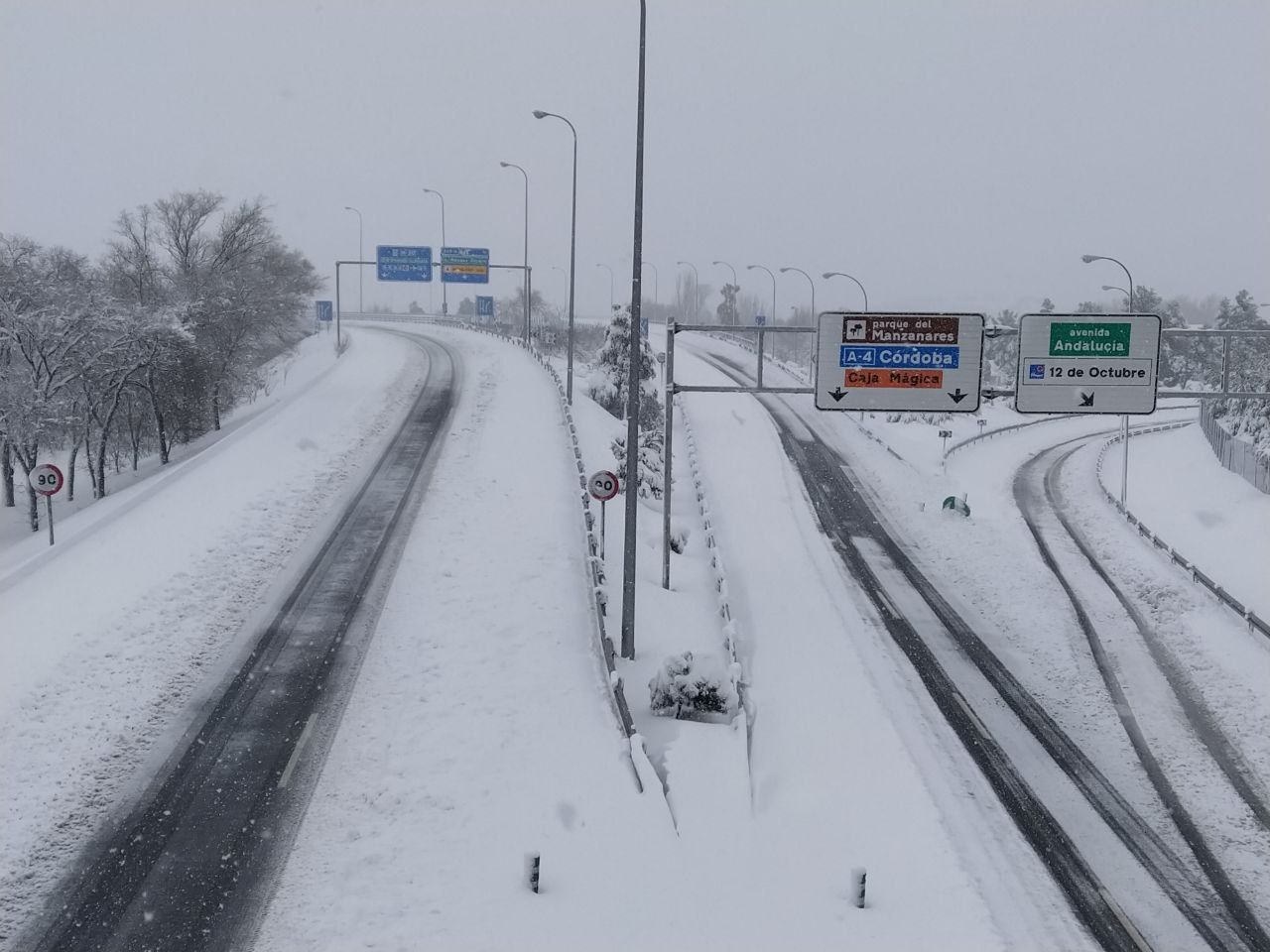 Carreteras nevadas tras el paso del temporal Filomena.