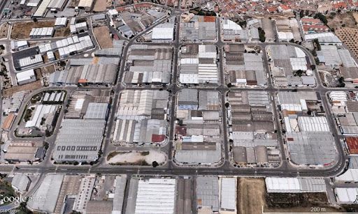 Imagen aérea del polígono industrial de Peligros, en Granada.   Andalucía se consolida como la segunda comunidad con más "empresas gacela" de España