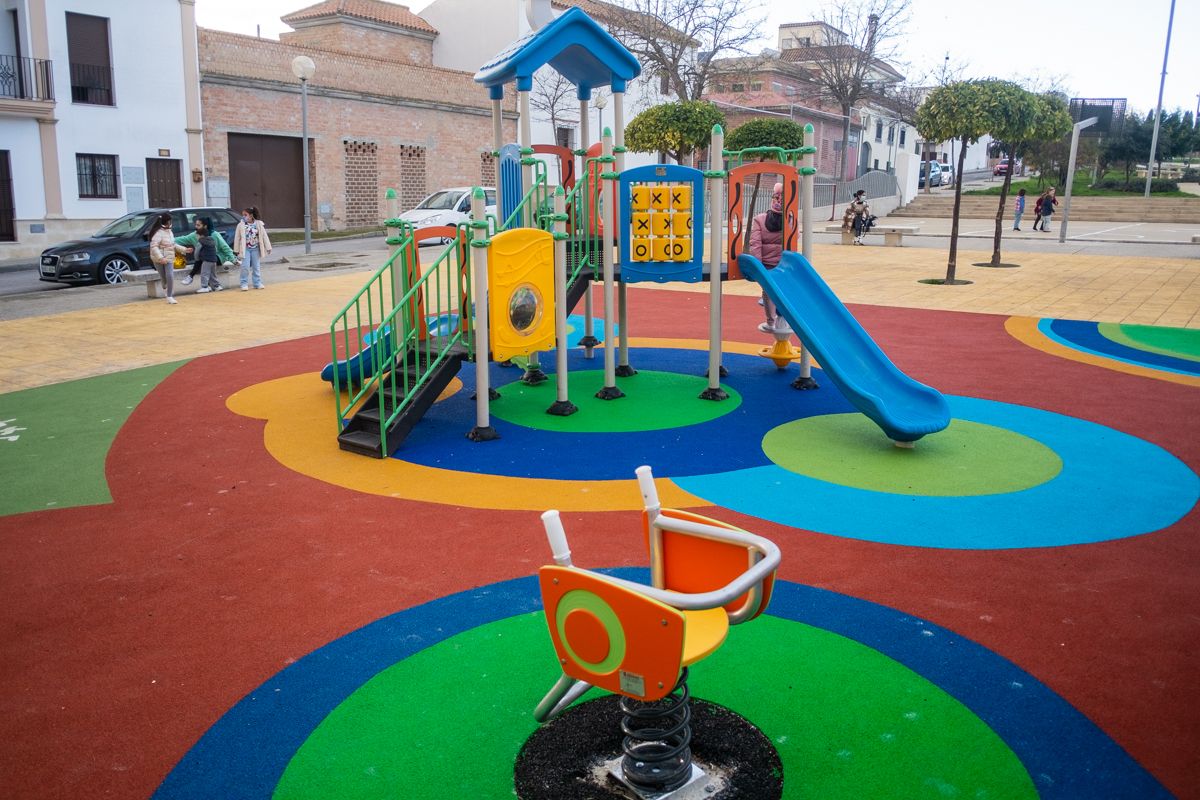 Nuevos parques infantiles de Trebujena, en una imagen reciente.