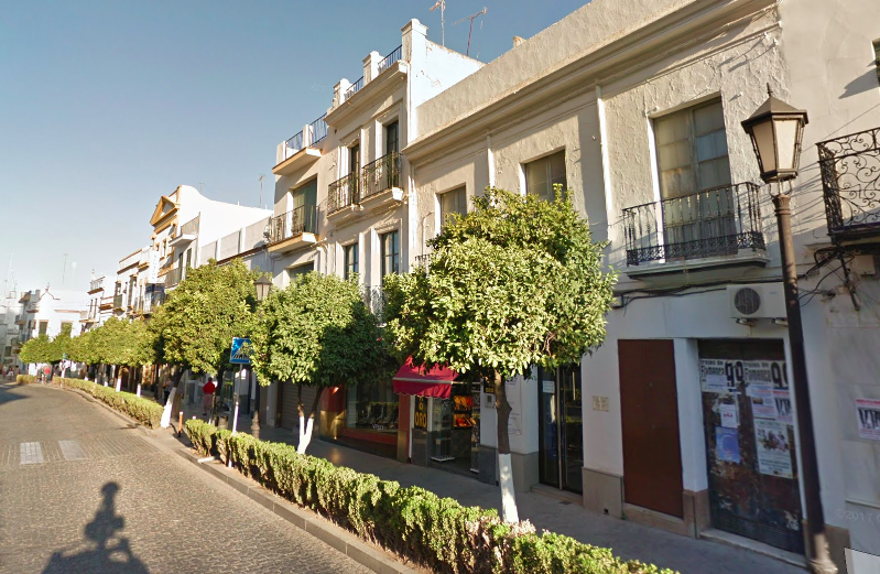 La calle San Pedro, de Carmona, donde se produjeron los hechos.