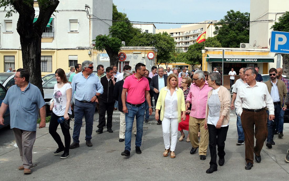 La alcaldesa y miembros del equipo de gobierno, de visita en La Constancia.