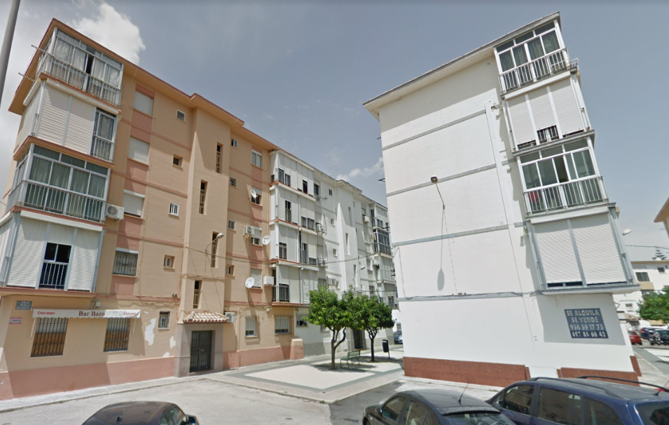 Bloques de cinco pisos en la calle Ronda de las Dunas, El Puerto.