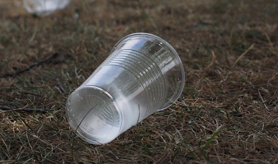 Vaso de plástico desechable, que tiene un nuevo impuesto este año.