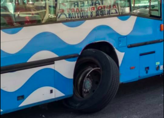 Estado de la rueda del autobús, tras el incidente.