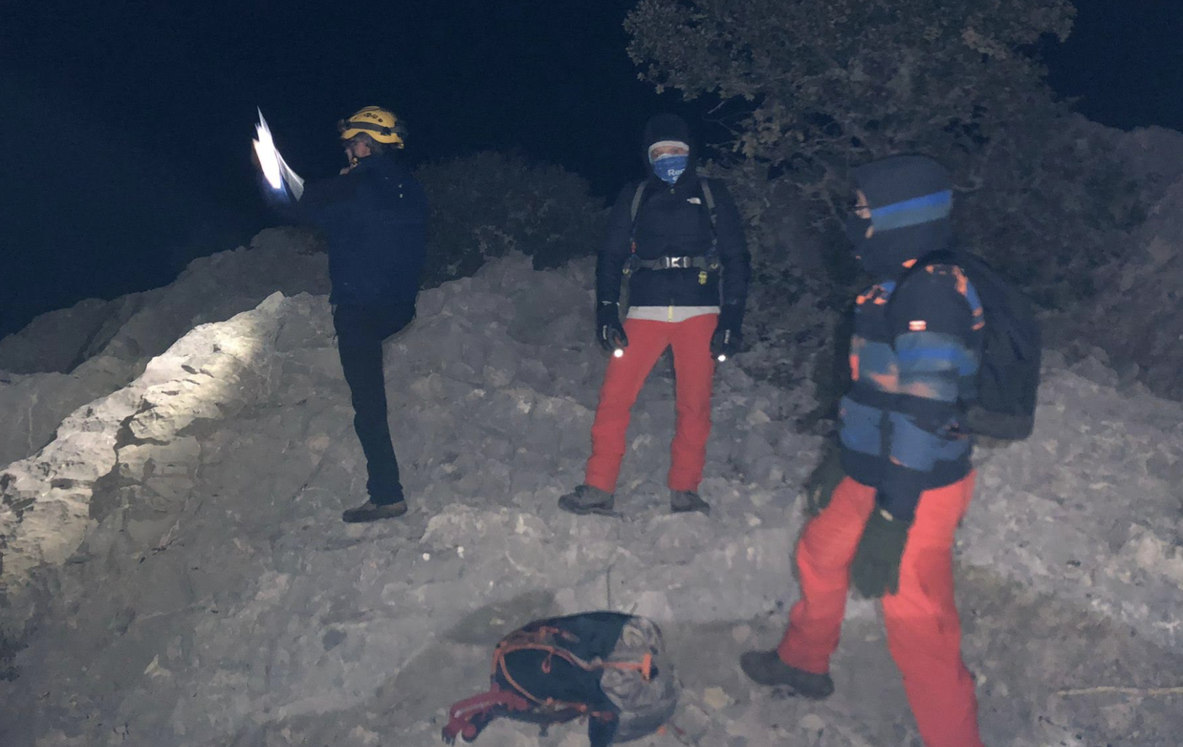Un momento del operativo de rescate en Grazalema. Un momento del operativo de rescate en Grazalema.