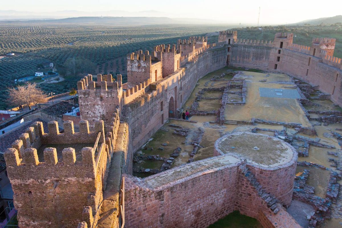 Castillo de Burgalimar en Baños de la Encina en Jaén.