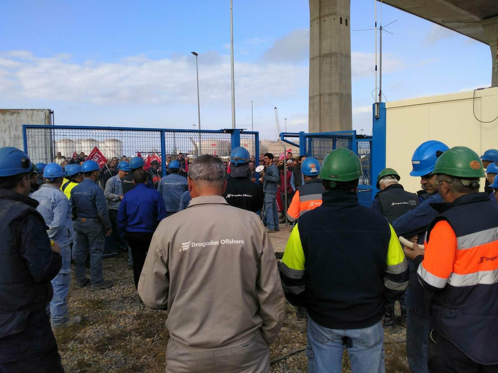 Una pasada concentración en Dragados, contra la precariedad laboral. FOTO: LAVOZDELSUR.ES. 