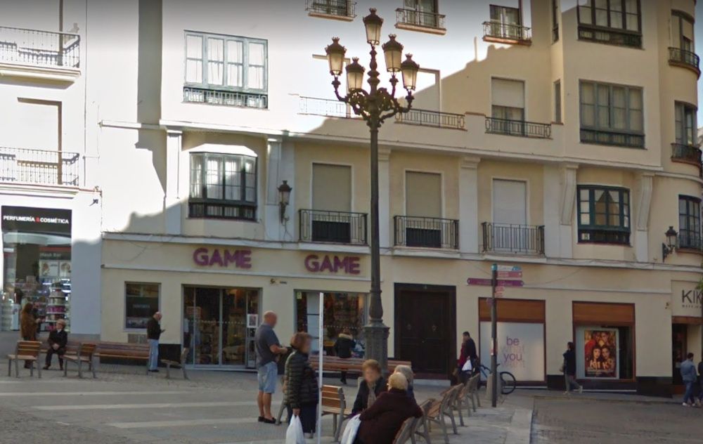 Game en la plaza del Palillero de Cádiz que echa el cierre, Google Maps.