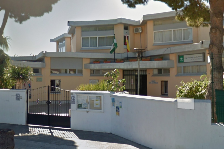Fachada del CEIP José Luis Poullet. 