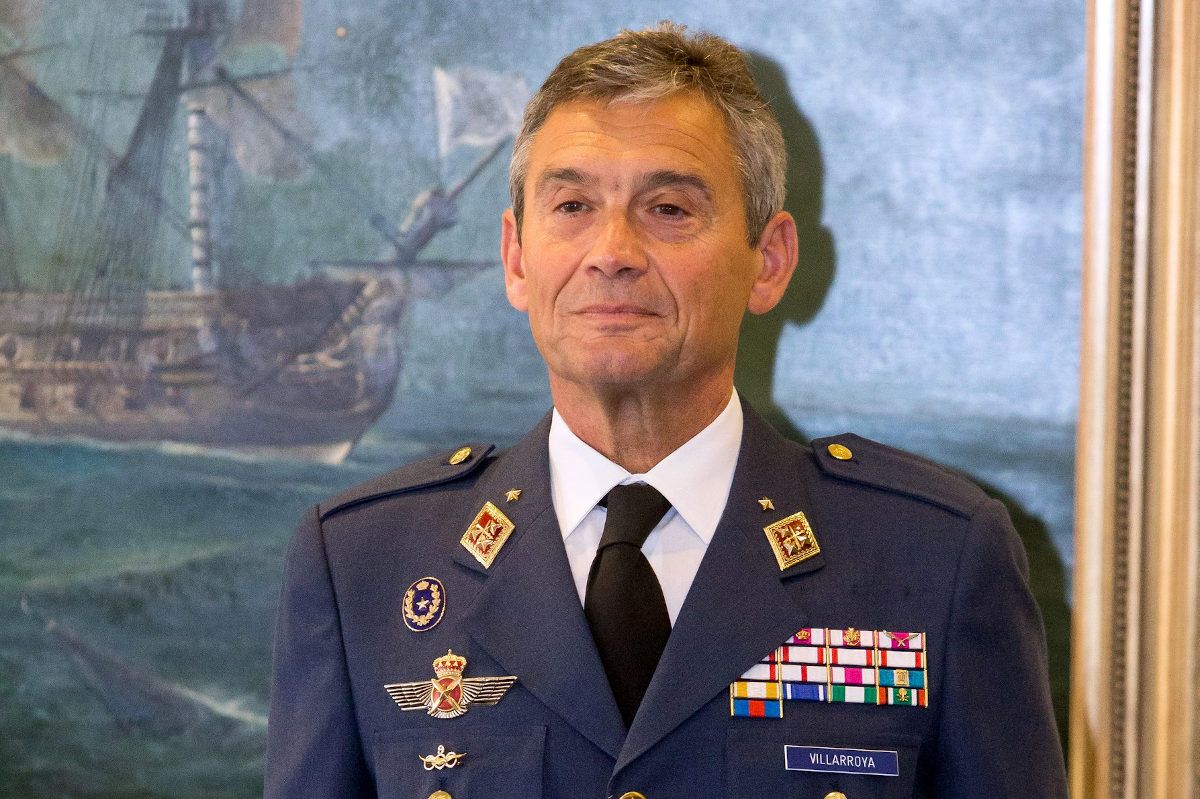 Dimite el general Miguel Ángel Villarroya.