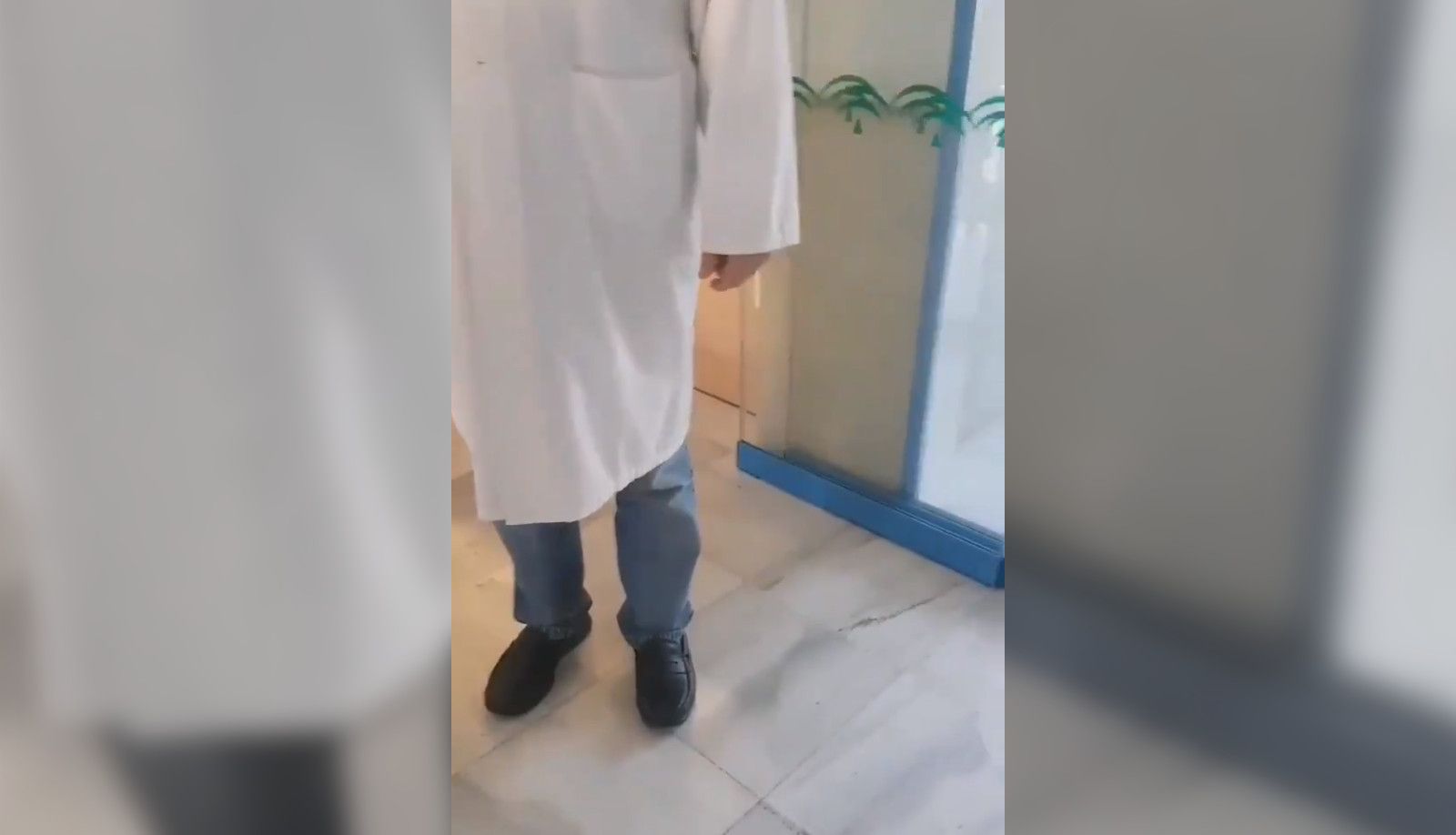 Un momento del vídeo del incidente del centro de salud de Córdoba, grabado por el propio negacionista.