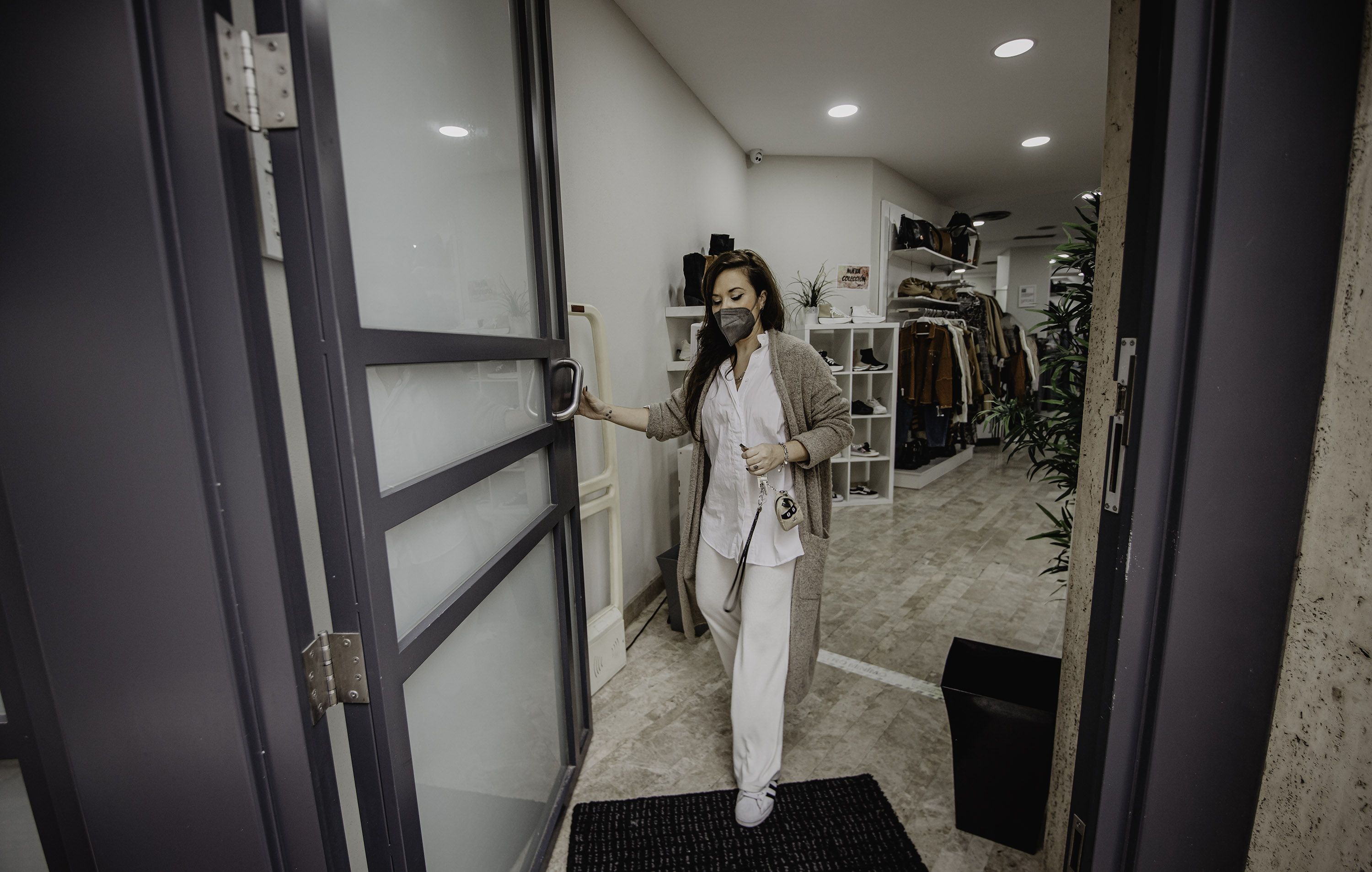 La Junta pone en marcha ayudas de 3.000 euros para hosteleros y comerciantes.