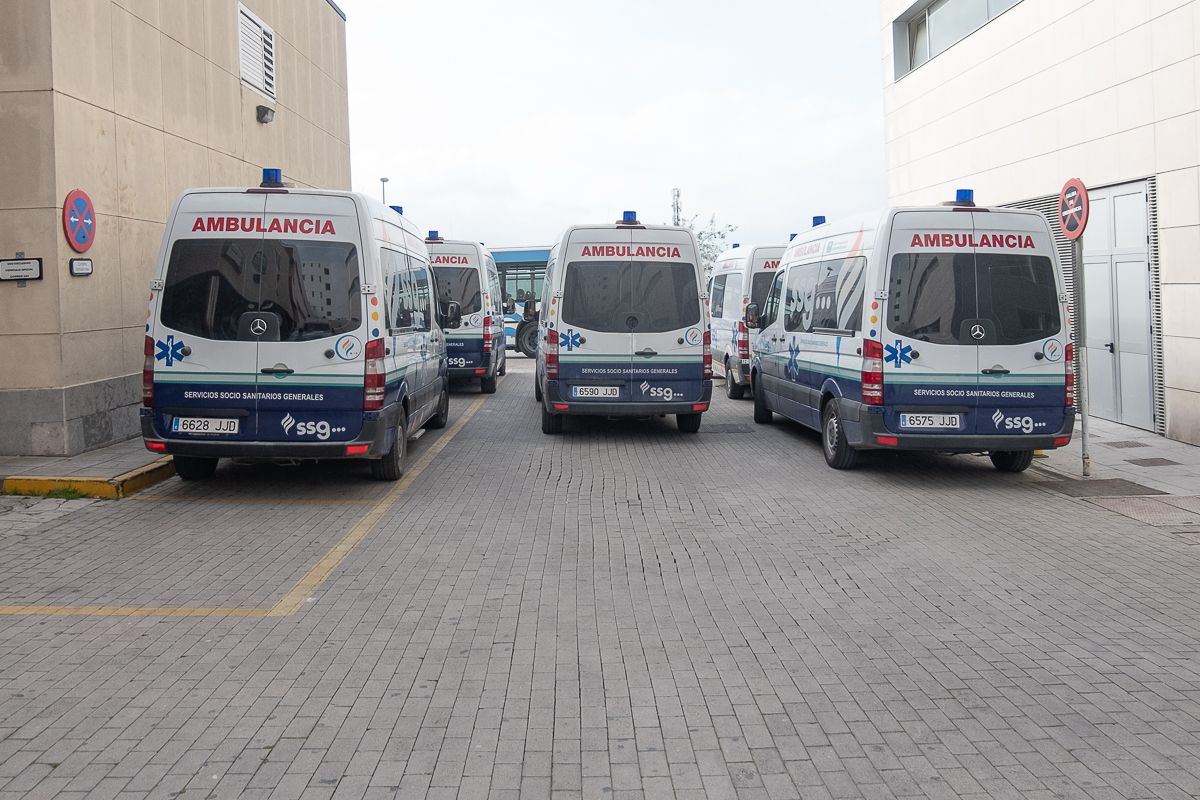 Ambulancias, en el hospital de Jerez, durante la pandemia.