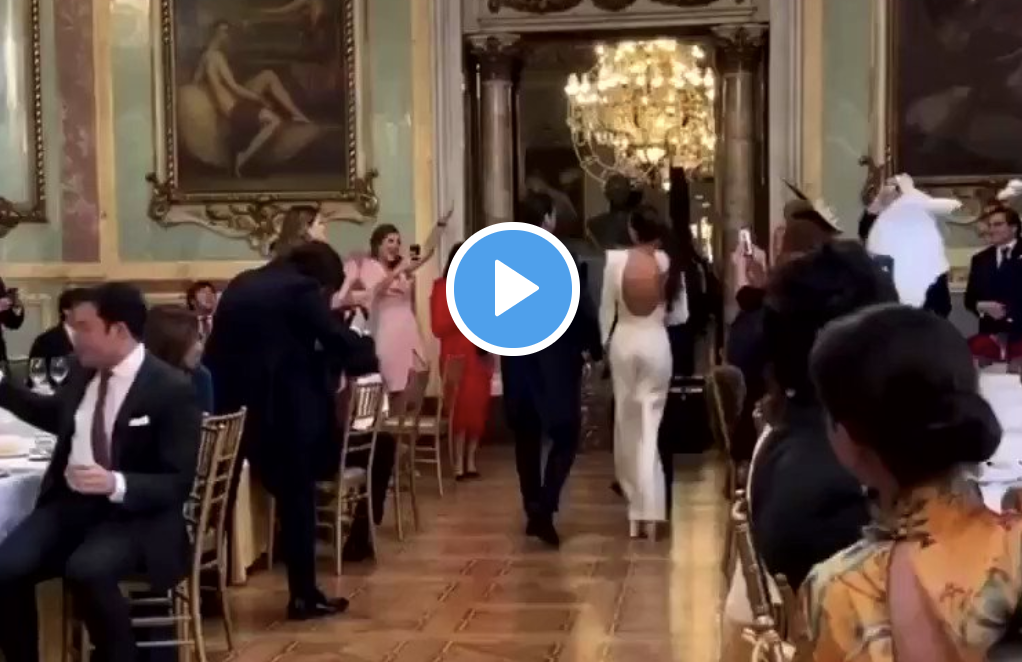 Salón del Casino de Madrid, repleto de invitados sin mascarillas e incumpliendo las medidas contra el covid.