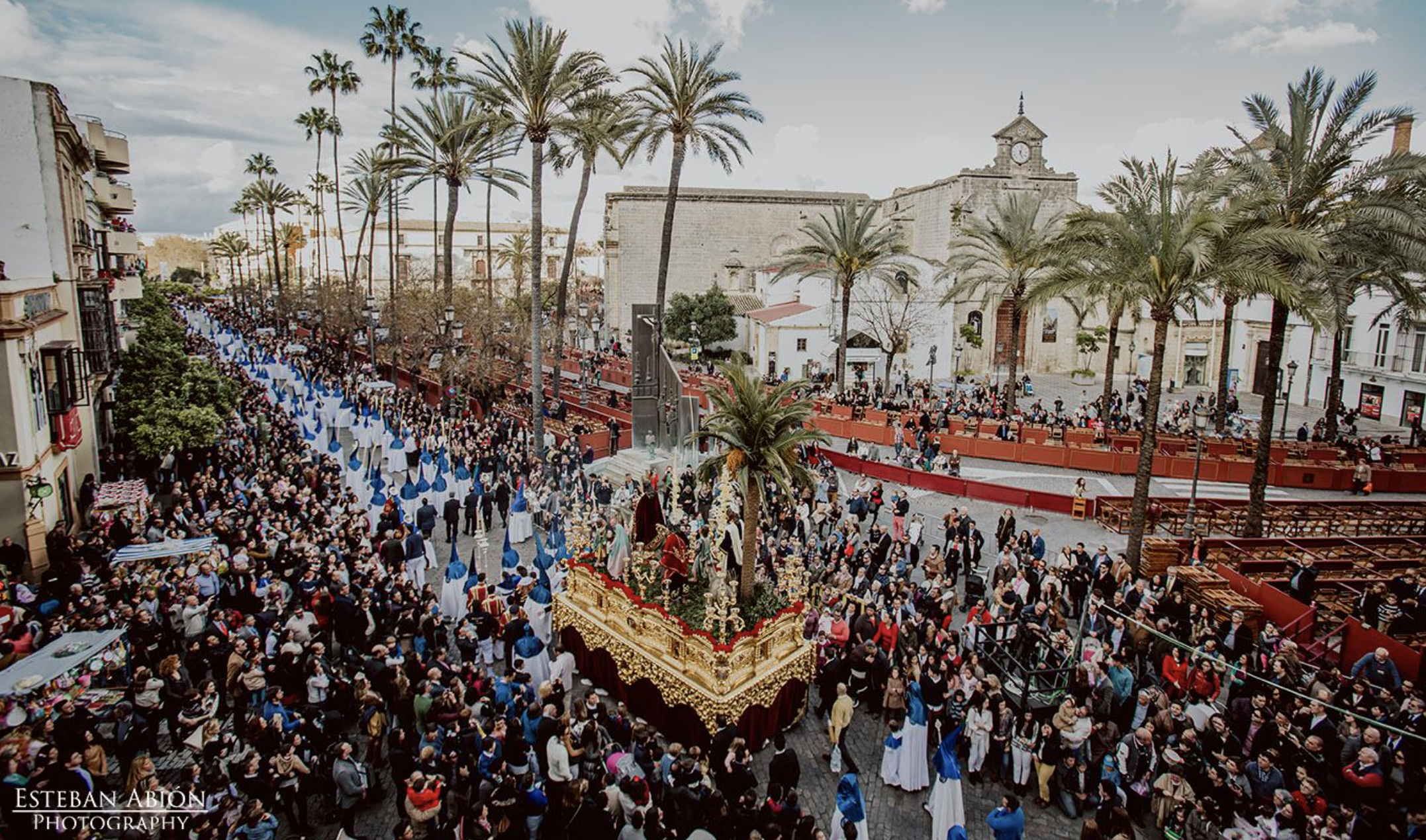 Espectacular imagen del Domingo de Ramos en Cristina  con la hermandad de La Borriquita.