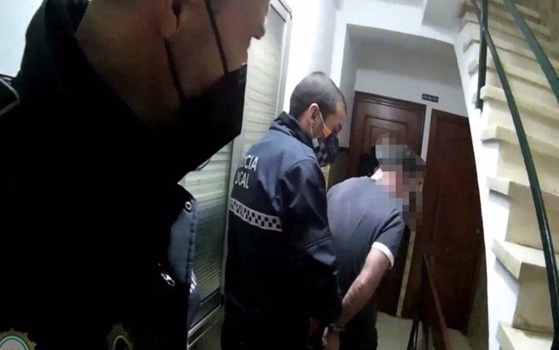 La Policía Local, con el supuesto autor de los hechos en San Juan de Aznalfarache.