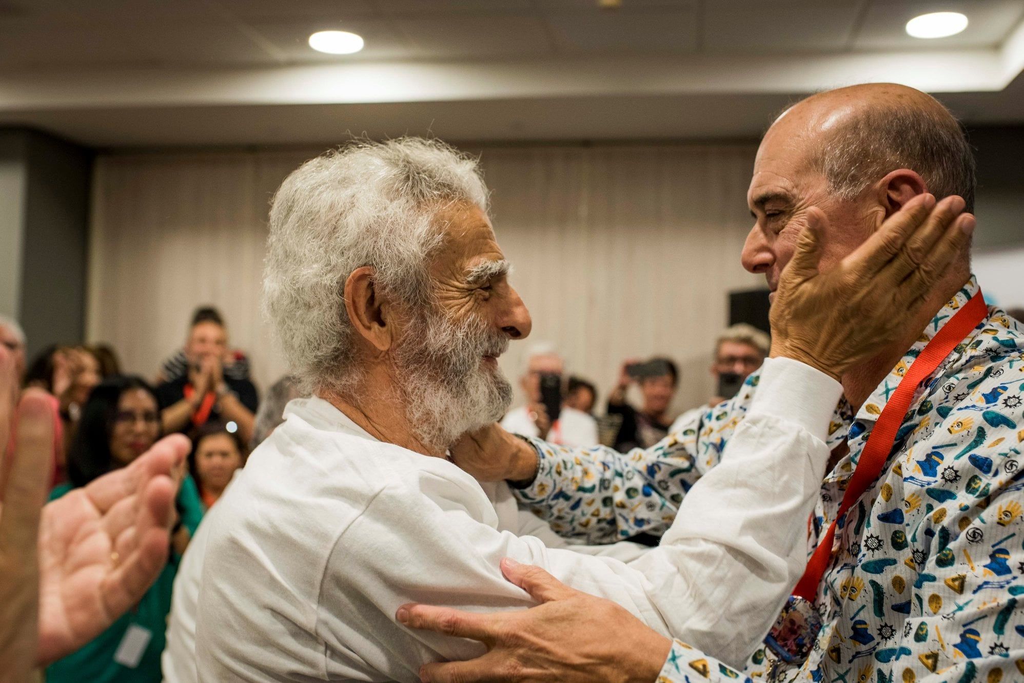 Juan Margallo, codirector en una época del FIT de Cádiz, y Pepe Bablé, responsable de la muestra hasta 2019, en un encuentro en la última edición del certamen.   GERARDO SANZ / FIT DE CÁDIZ