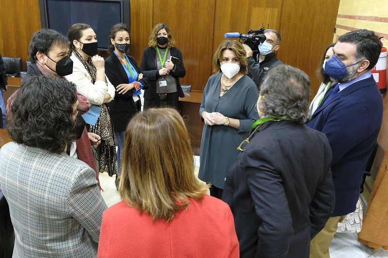 Susana Díaz, reunida con los miembros de Unión Flamenca.