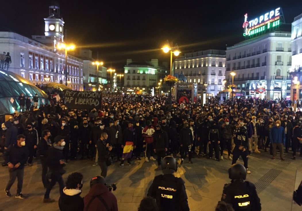 Concentración por la libertad de Pablo Hasél en la Puerta del Sol de Madrid.