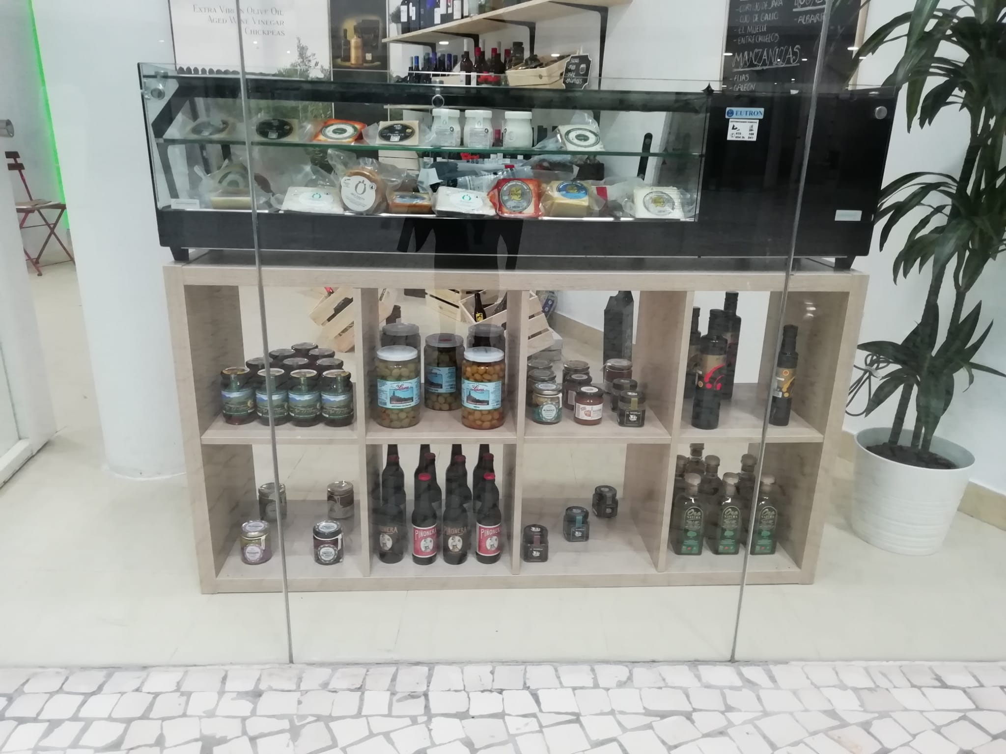 Escaparate de la tienda El Campero en Jerez.