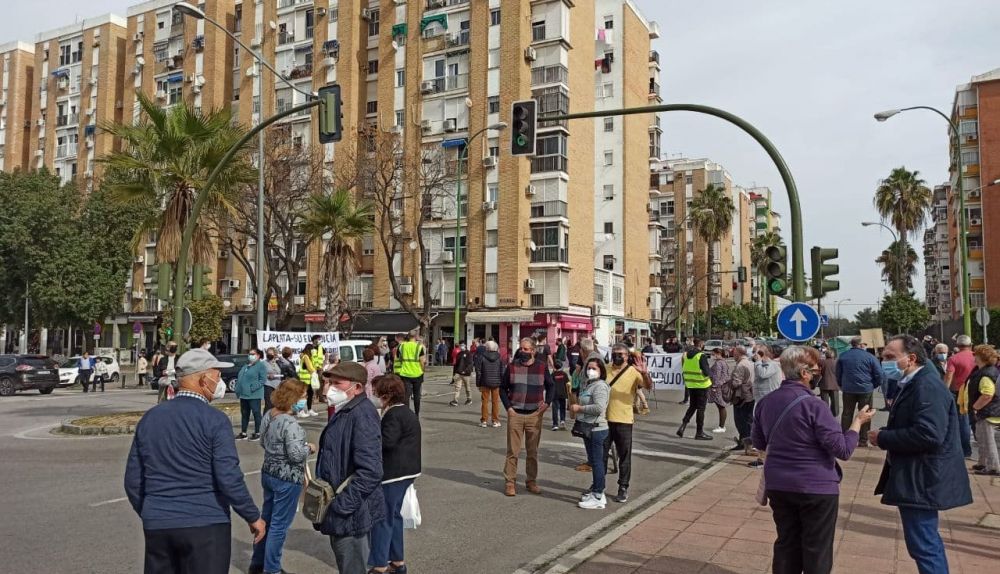 Los vecinos, en la protesta.