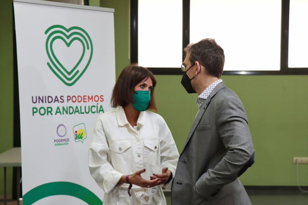 Martina Velarde y Toni Valero, este viernes en la presentación de Unidas Podemos en Andalucía.